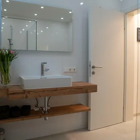 Traditionell-modernes Haus In Hoetting Tatil Evi